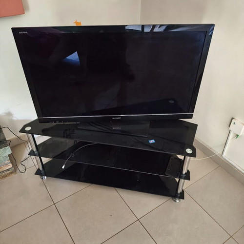 Sony Bravia HD TV like new with excellent sound and display
