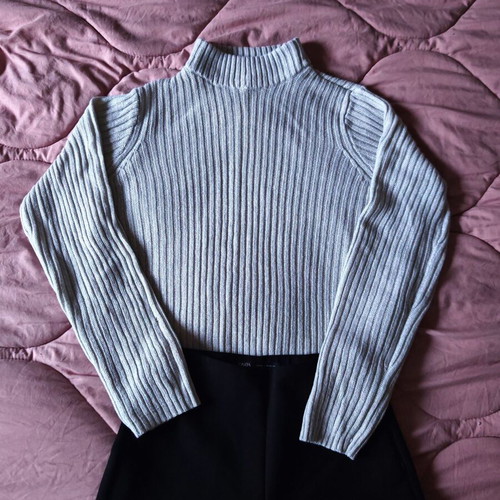 H&M Divided S White ribbed knitted turtleneck sweater like new