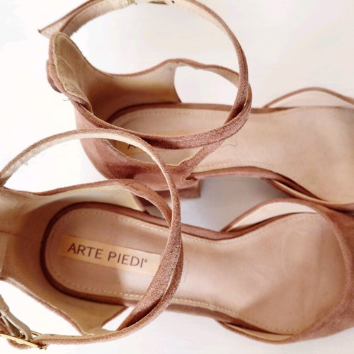 Arte Piedi pink suede pumps size 36 like new