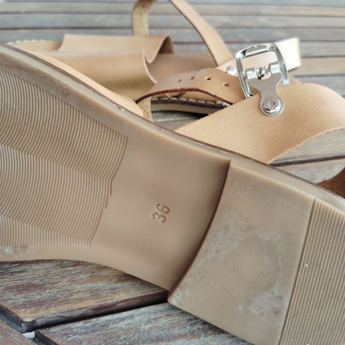 Leather flat sandals beige size 36 new