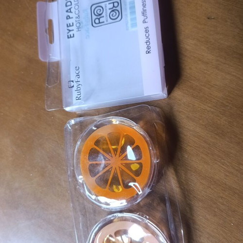 Eye pads hot and cold like new