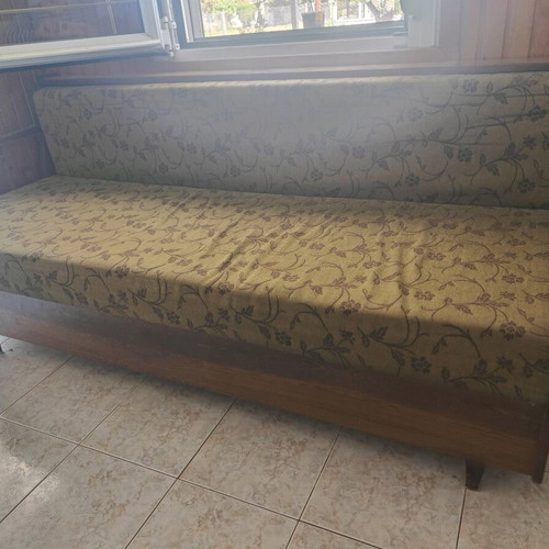 Chest sofa like new, semi-double bed, sturdy