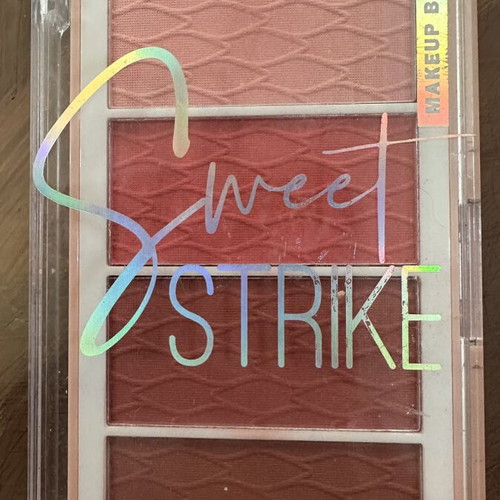 Seven Cool Blusser Blush Palette with 4 Different Shades, New