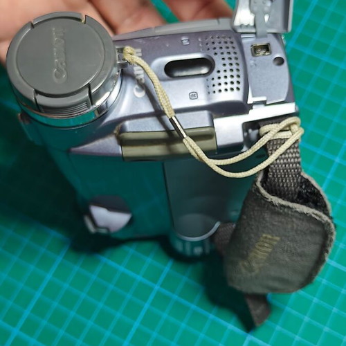 Canon MV700 MiniDV camcorder used with cassette door issue