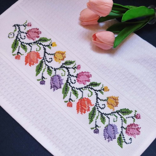 Set of three embroidered kitchen towels, 100% cotton