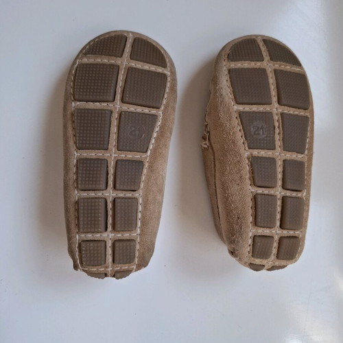Baby Walker beige moccasins No 21 like new, suede loafers