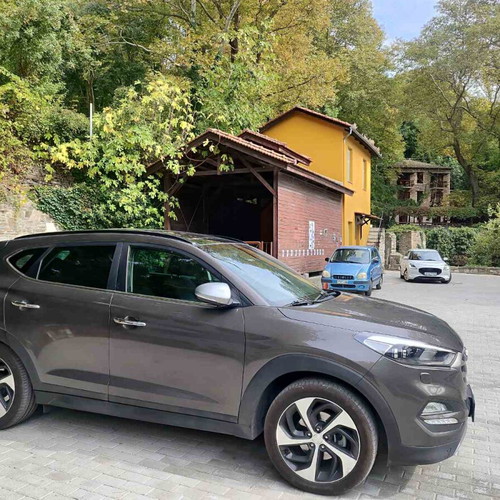 Hyundai Tucson 2017 μεταχειρισμένο SUV με πανοραμική οροφή και χειροκίνητο