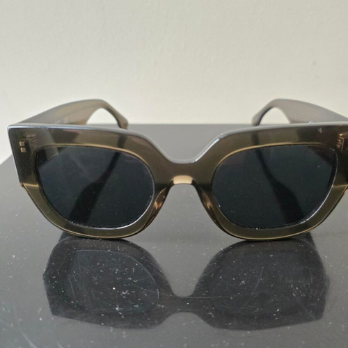 Brixton sunglasses like new, dark green women's