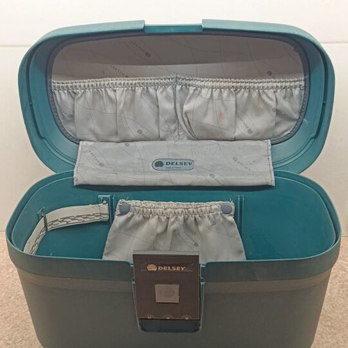 Delsey Vintage Hard Travel Beauty Case like new, petrol color