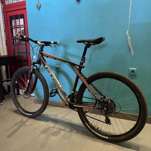 GT Aggressor 2.0 mountain bike used, 26 inch wheels, disc brakes