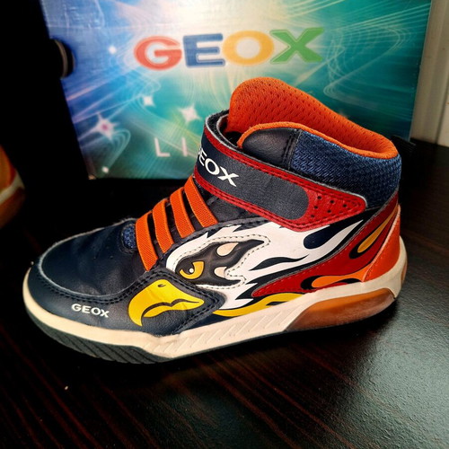 Geox kids athletic boots with lights used, size 31