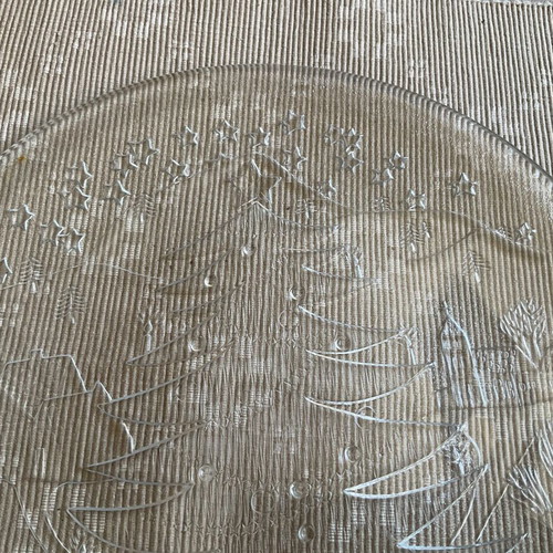 Round Christmas vintage platter like new
