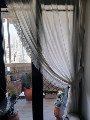 Ecru curtain with cotton lace like new, set of 2 pieces