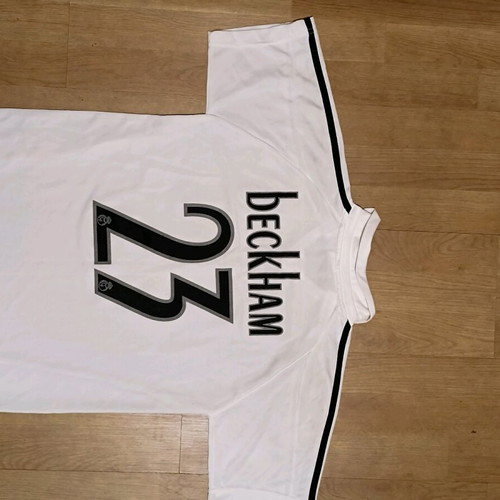 Real Madrid Beckham 2005/06 Home Kit Small jersey like new with embroidered badge
