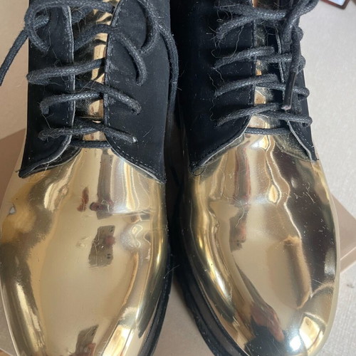 Oxford shoes like new, black velvet with gold platform