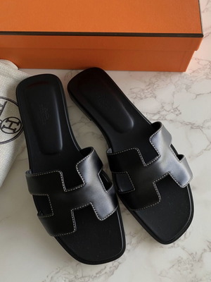 Γυναικεία παντόφλες Hermes νέες, μεγέθη 37-40, μαύρες και λευκές