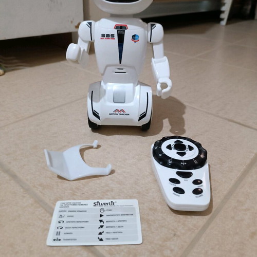 Sas robot with remote control like new