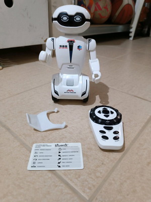 Sas robot with remote control like new
