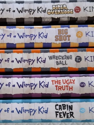 Diary of a Wimpy Kid 5-Book Set New Hardcover English