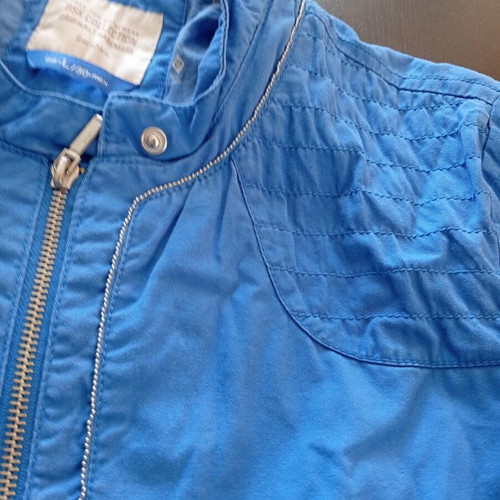 Bershka jacket like new, size large, blue