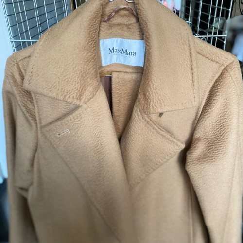 Max Mara Manuela Icon coat like new, size IT38, 100% camel hair wool