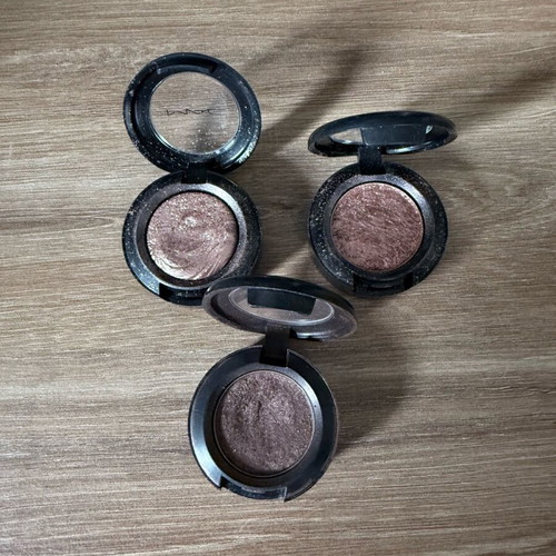 Mac products slightly used, 2 eyeshadows
