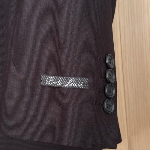 Berto Lucci men's suit Large black like new