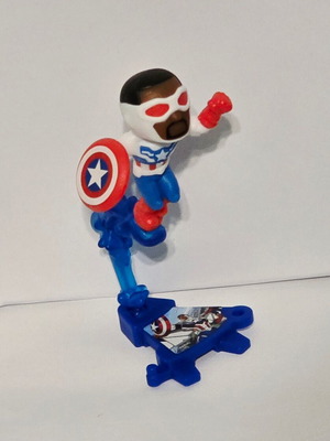 Kinder Marvel Captain America like new