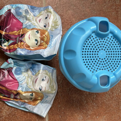 Children's bucket and armbands set used