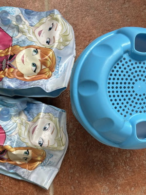 Children's bucket and armbands set used