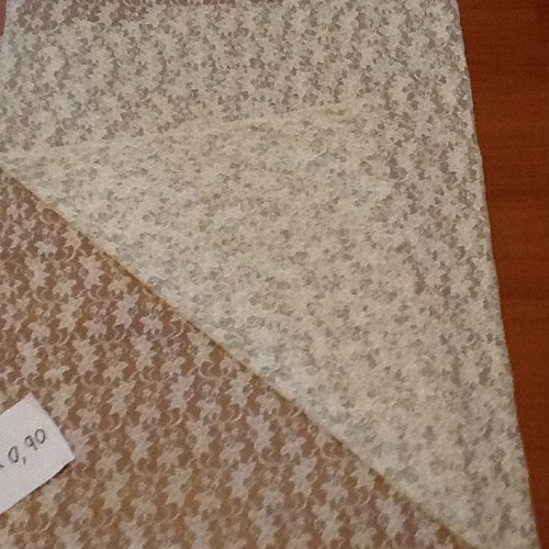 Lace in ecru color 1.5m x 0.90 new