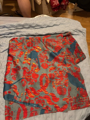 Scarf like new with perfect print