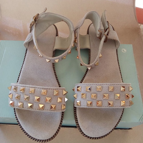 Flat sandals gray size 36 like new with gold studs