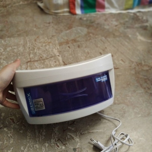 Germix SM-504B UV tool sterilizer like new, white with blue drawer