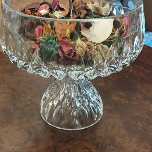 Crystal fondue bowl used with engravings