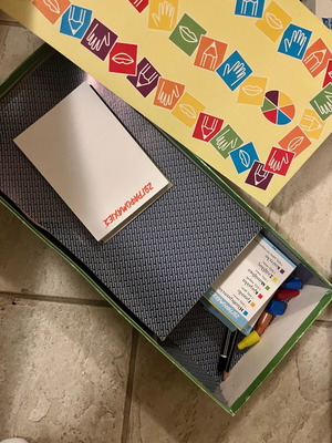 Pictionary board game like new