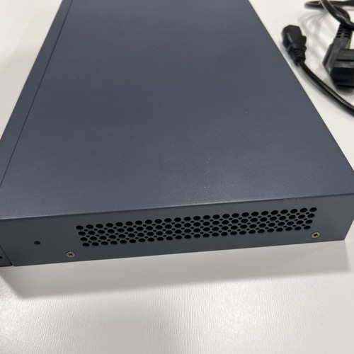 Hikvision DS-3E1526P-SI Gigabit Switch like new