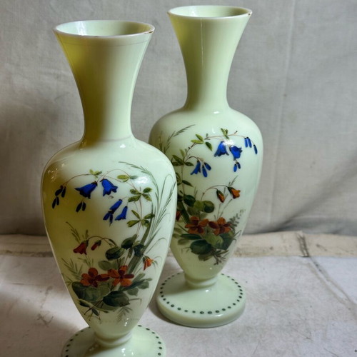 Pair of opaline vases used with uranium and embossed painting 19th century