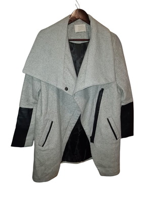 Bershka coat like new, size M with leatherette details