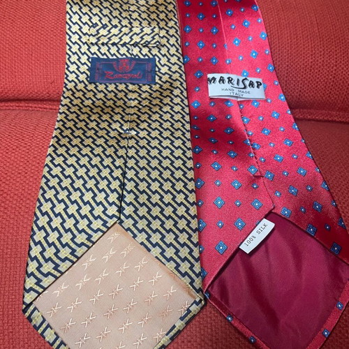 Set of 2 ties like new