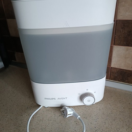 Philips Avent Premium Sterilizer and Dryer like new for 6 bottles