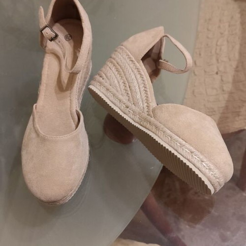 Beige suede platform sandals size 39 new with medium espadrille heel