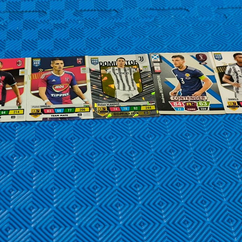 Football collectible cards like new, set of 5 pieces