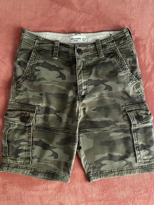 Abercrombie & Fitch Boys' Cargo Shorts camouflage size M like new