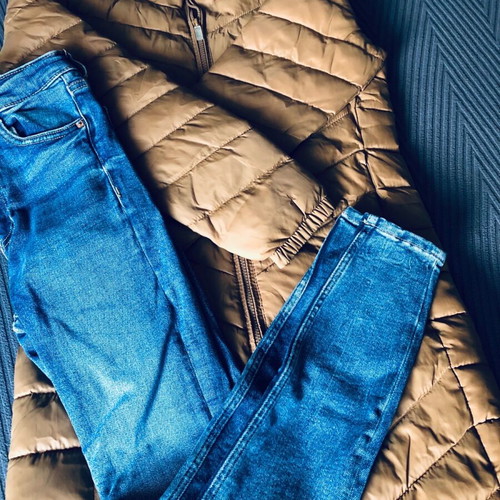 Pack of elastic Zara jeans and Only jacket like new