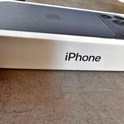 iPhone 17 Pro Max deep blue