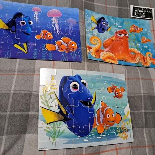 Disney wooden puzzle set 3x24 pieces Finding Dory with wooden box like new