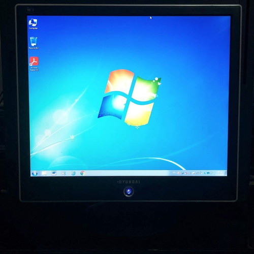 PC monitor Hyundai N91S 19 inch with built-in speakers used