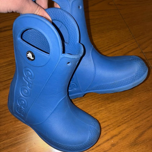 Crocs c11 blue rain boots size 28-29 like new