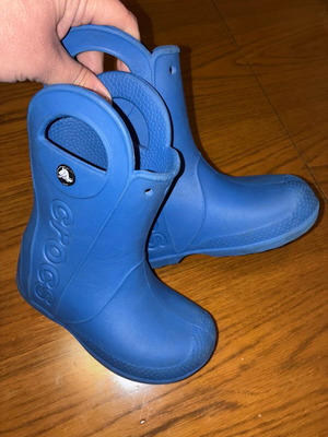 Crocs c11 blue rain boots size 28-29 like new